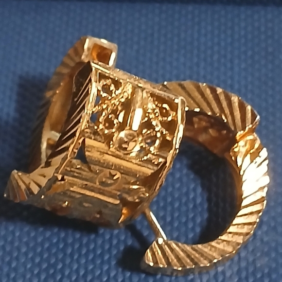 Unknown Jewelry - 🌟22K Gold Plate Thai Huggie Earrings 🌟